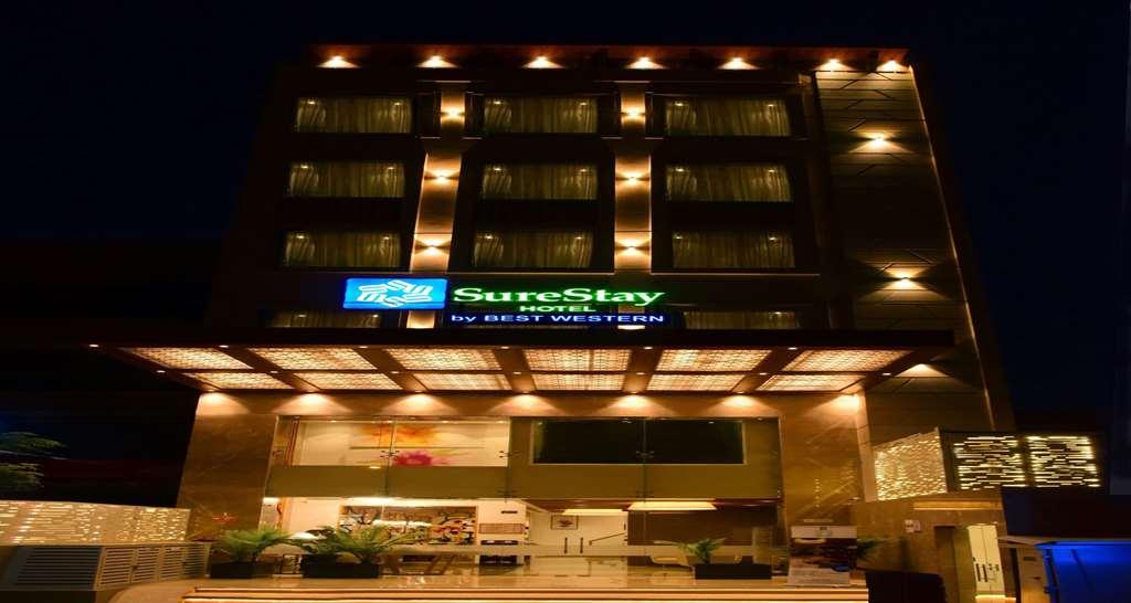Surestay By Best Western Model Town Amritsar Exterior foto