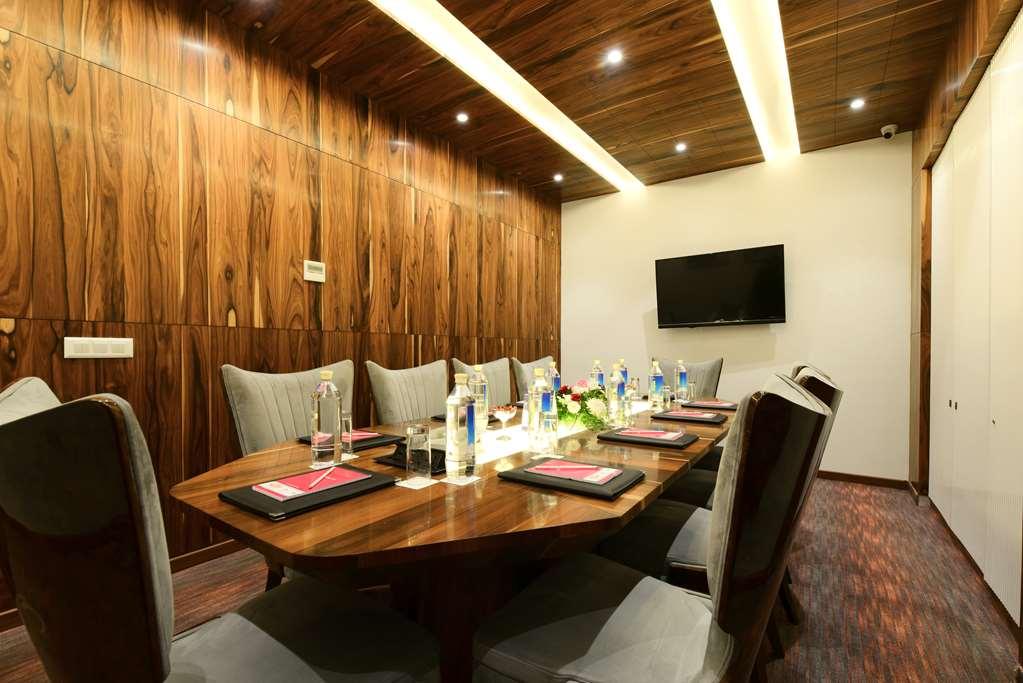 Surestay By Best Western Model Town Amritsar Facilidades foto